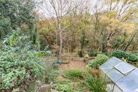 117 Carrbottom Road, Greengates, Bradford, BD10 0BD
