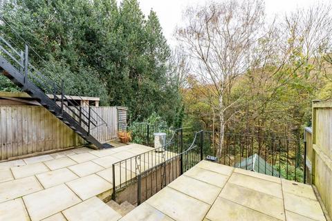 117 Carrbottom Road, Greengates, Bradford, BD10 0BD