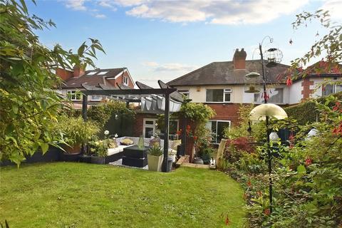 137 Stonegate Road, Leeds, LS6 4PQ