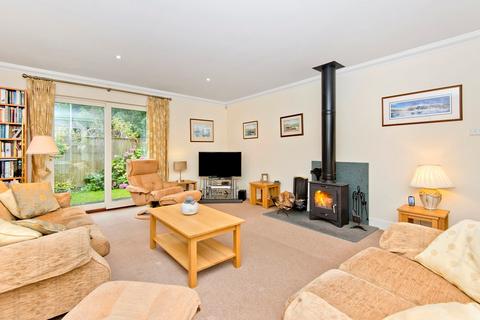 1 Burn Bank, Kettins, Blairgowrie, PH13 9JA