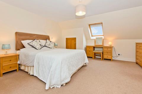 1 Burn Bank, Kettins, Blairgowrie, PH13 9JA