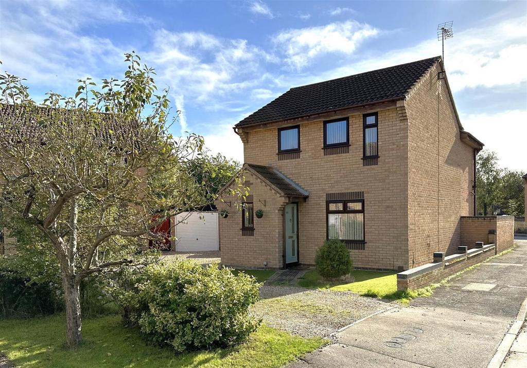 Lacey Green, Balderton, Newark 3 bed detached house for sale £235,000