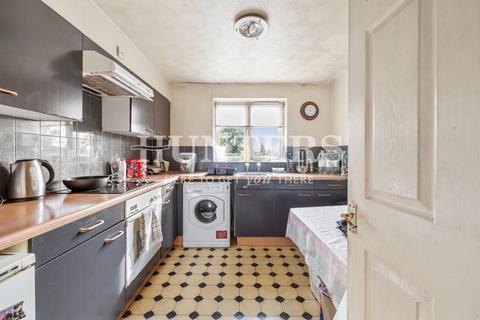 2 bedroom flat for sale, Campbell Gordon Way, London, NW2