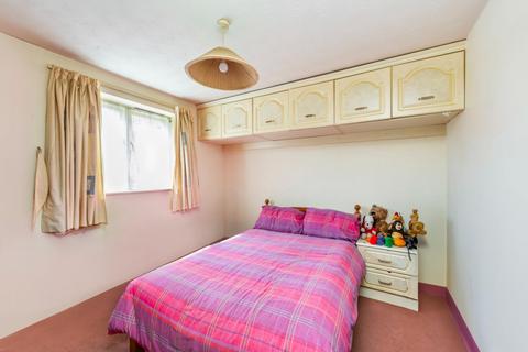 2 bedroom flat for sale, Campbell Gordon Way, London, NW2