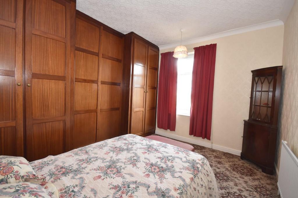 Bedroom 1.jpg