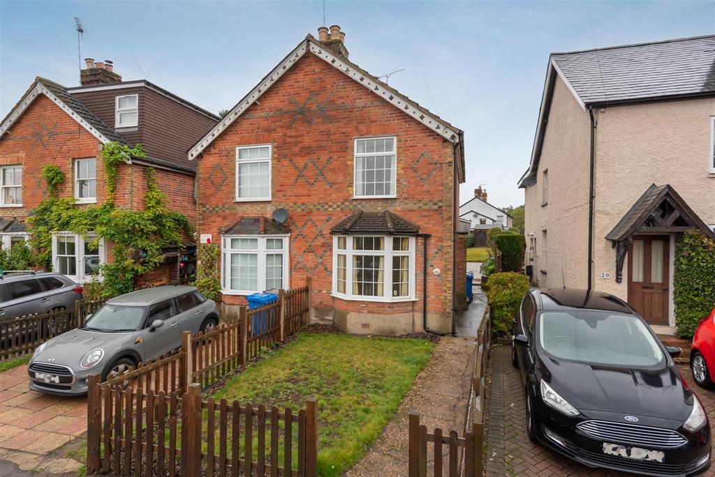 Upper Village Road, Sunninghill 2 bed semidetached house for sale £