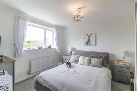 68 Elmbridge, Harlow, CM17 0JY
