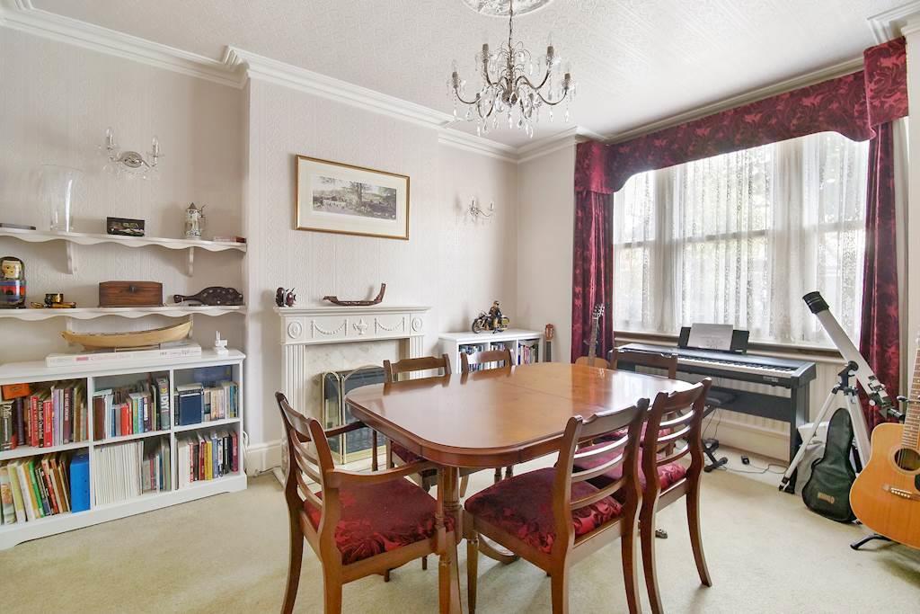 Dining Parkland Grove.JPG