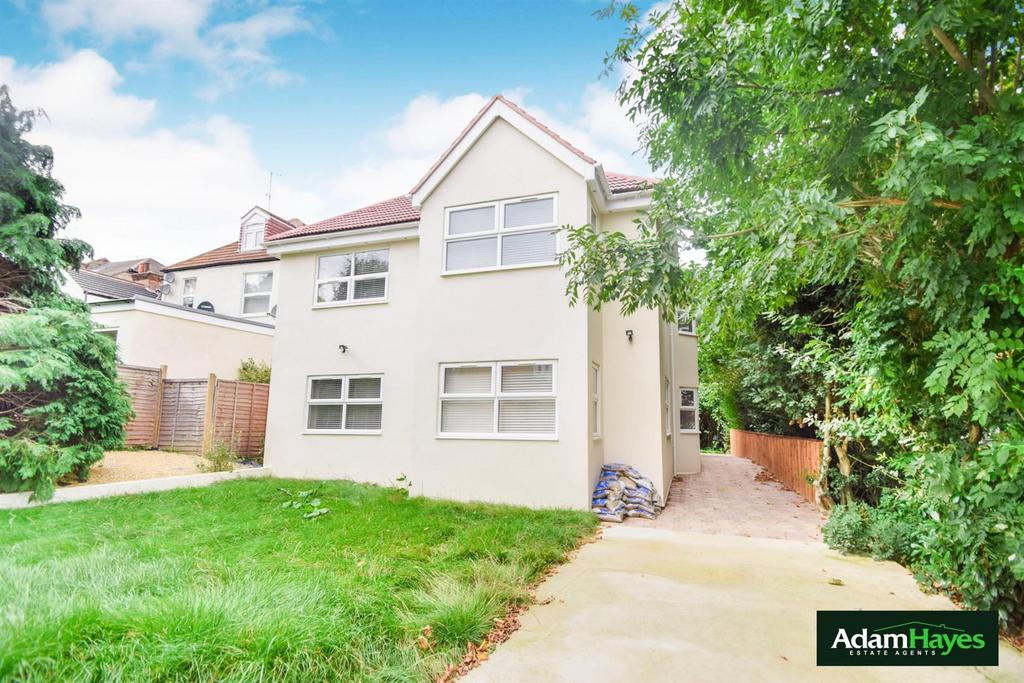 Rosslyn Avenue, East EN4 2 bed apartment £1,600 pcm (£369 pw)