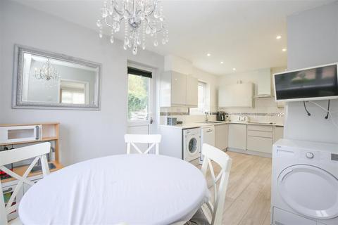 3 bedroom semi-detached house for sale - Monckton Road, Borough Green