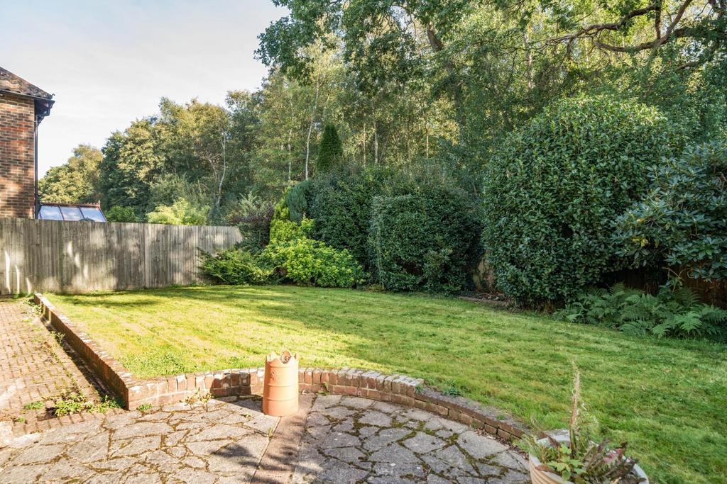 Blackwall Road, Willesborough, Ashford TN24 5 bed detached house for