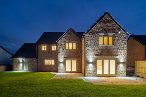 5 bedroom detached house for sale, Mill Lane, Newbold on Stour, Warwickshire, CV37