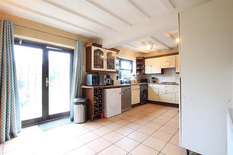 5 Shannon Close, Southall, UB2 5SX