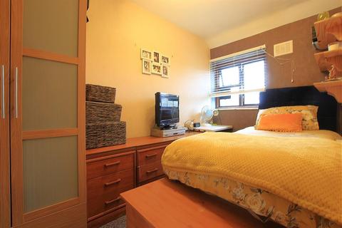 5 Shannon Close, Southall, UB2 5SX
