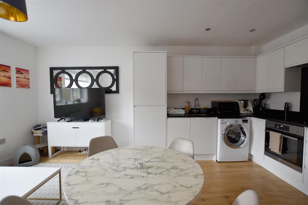 Kitchen.JPG