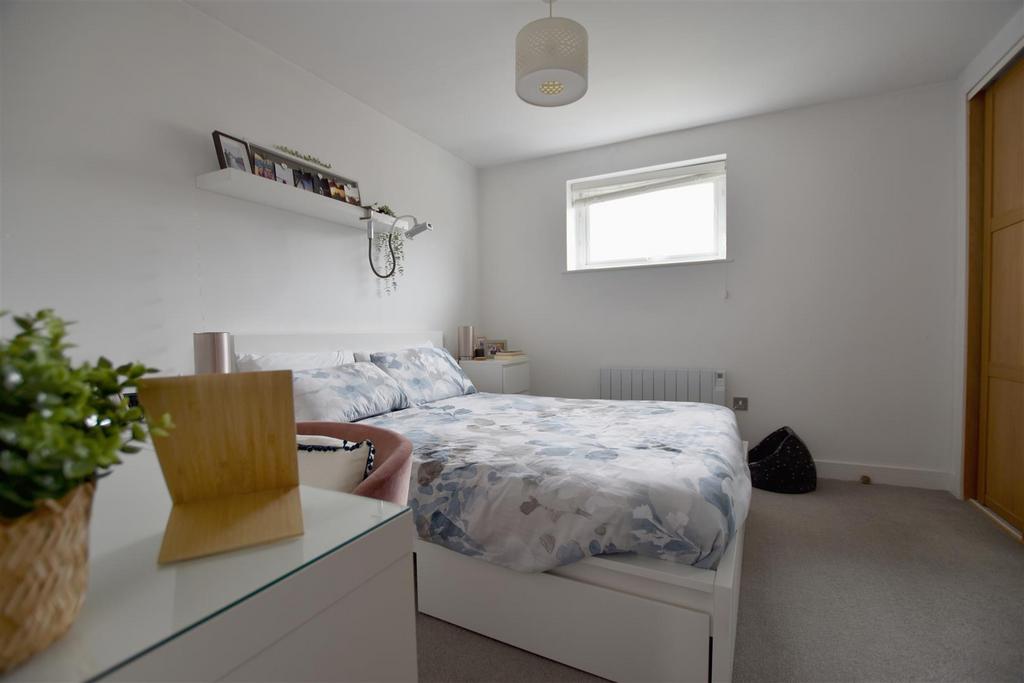 Master Bedroom.JPG