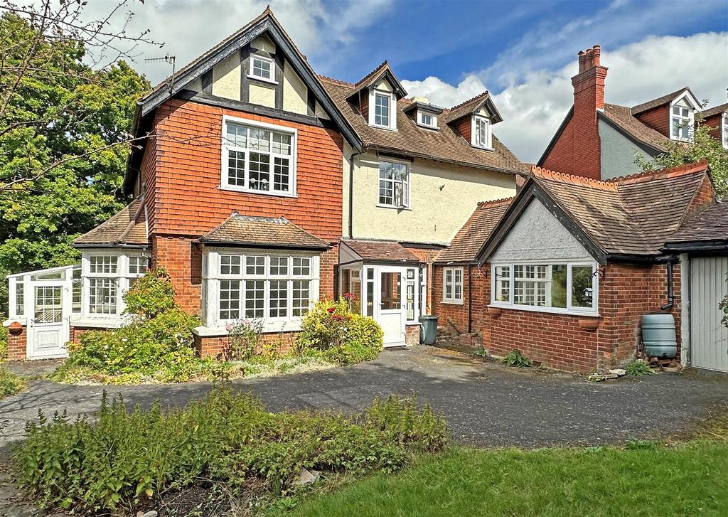 Cavendish Road, Redhill 3 bed flat £475,000
