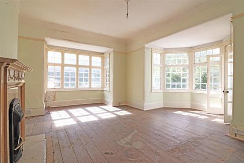 Ground Floor Flat, 11 Cavendish Road, Redhill, RH1 4AL