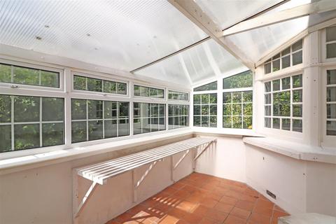 Ground Floor Flat, 11 Cavendish Road, Redhill, RH1 4AL