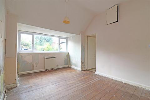 Ground Floor Flat, 11 Cavendish Road, Redhill, RH1 4AL