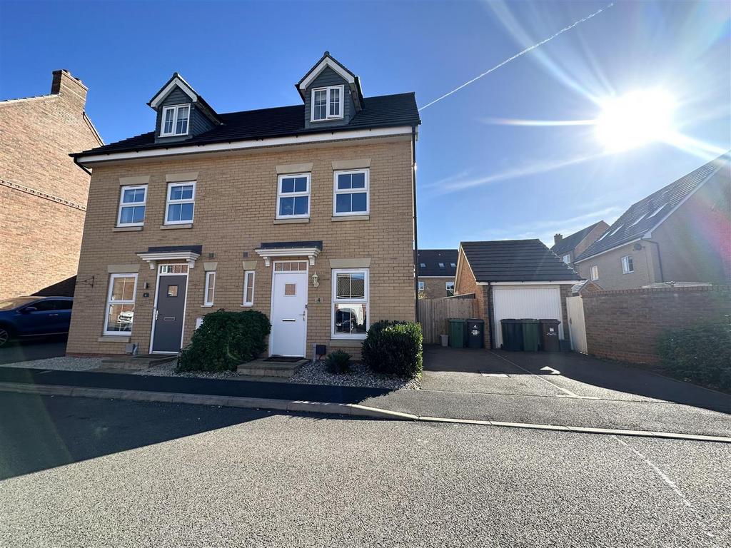 Nairn Drive, Orton Northgate, Peterborough 3 bed semidetached house