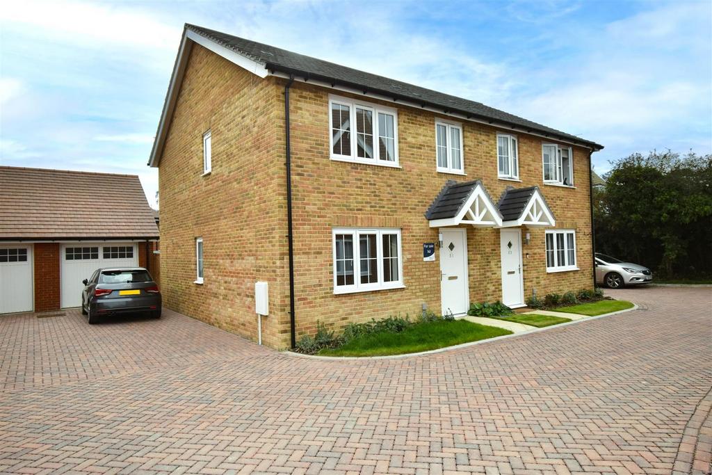 Long Strakes, Staplehurst, Tonbridge 3 bed semidetached house £424,995