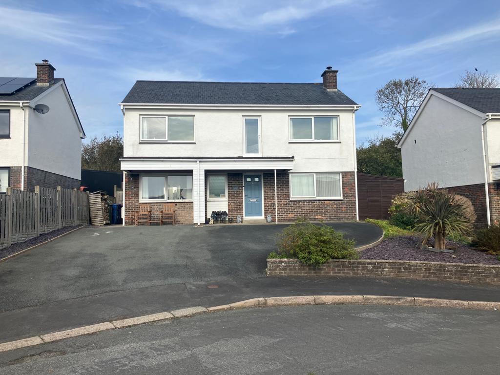 Gwaun Ganol, Criccieth 5 bed detached house for sale £425,000