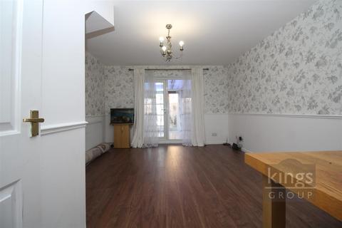 16 Chamberlain Close, Church Langley, Harlow, CM17 9QP