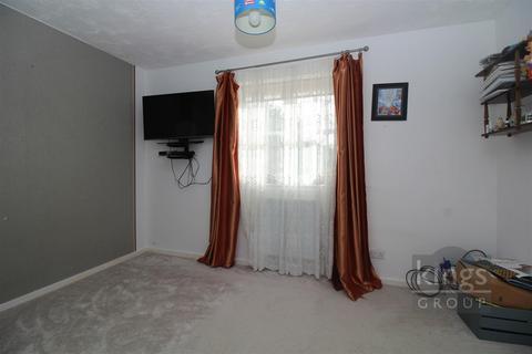 16 Chamberlain Close, Church Langley, Harlow, CM17 9QP
