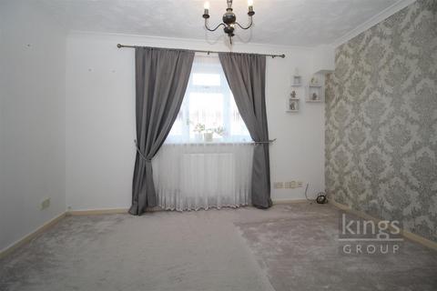 16 Chamberlain Close, Church Langley, Harlow, CM17 9QP