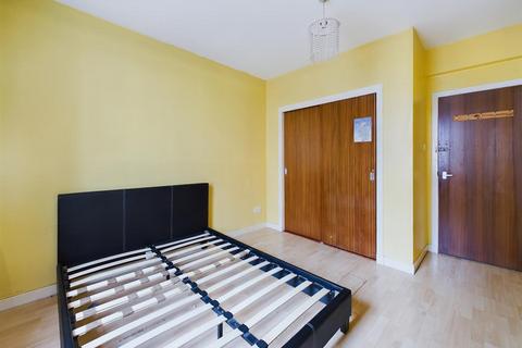 Flat 1, Caledonian Court, 36 High Street, Fort William, PH33 6AT