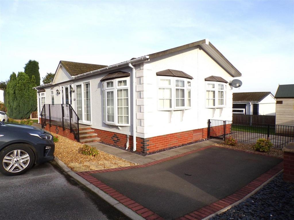 Rugeley Road, Armitage, Rugeley 3 bed property £192,000