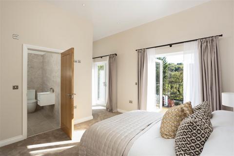 5 bedroom detached house for sale - Pudsey Road, Leeds LS13