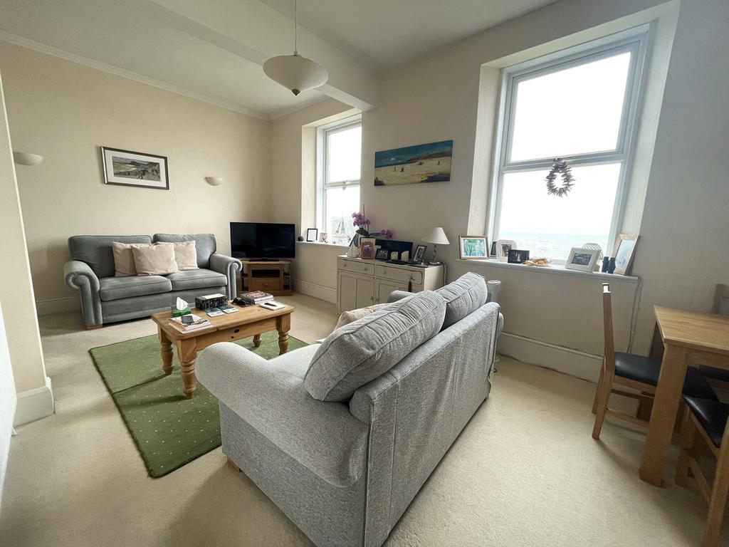 Highcliffe Close, Seaton, Devon, EX12 2 bed apartment for sale £169,950
