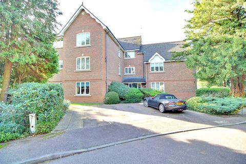 5 Village Park Close, Enfield, EN1 2SG