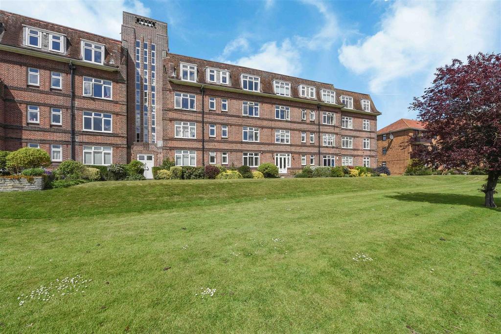 Cross Deep, Twickenham 1 bed apartment for sale £385,000