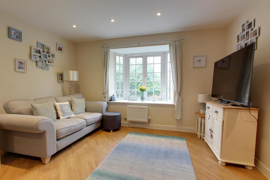 Wroughton Road, Wendover, Aylesbury 1 bed apartment for sale £200,000