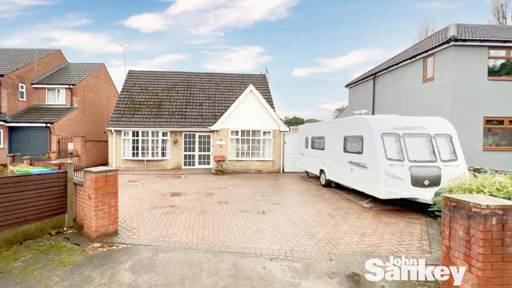 Fackley Road, Teversal, SuttonInAshfield 3 bed detached bungalow for