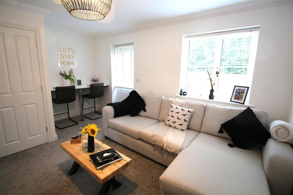 Halesworth 2 bed semidetached house to rent £950 pcm (£219 pw)
