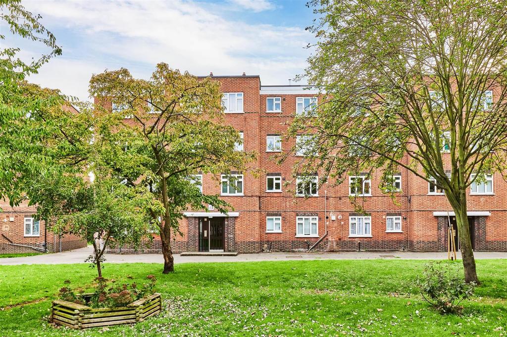 Verdun Road, Barnes, London 1 bed flat for sale £350,000