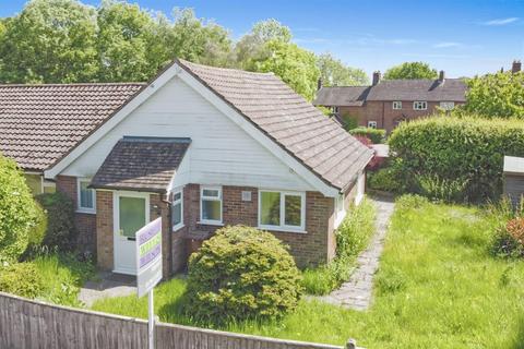 2 bedroom bungalow for sale - Bodiam Road, Sandhurst