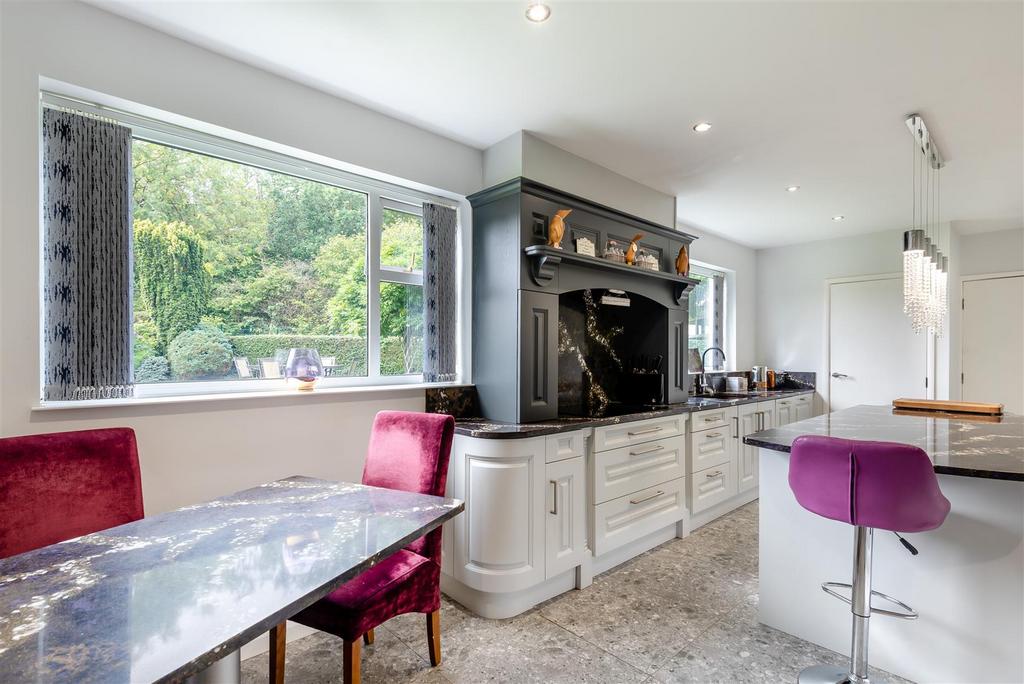 8573874-interior23.jpg