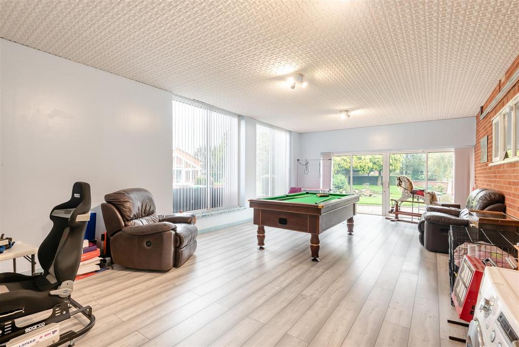 8573874-interior04.jpg