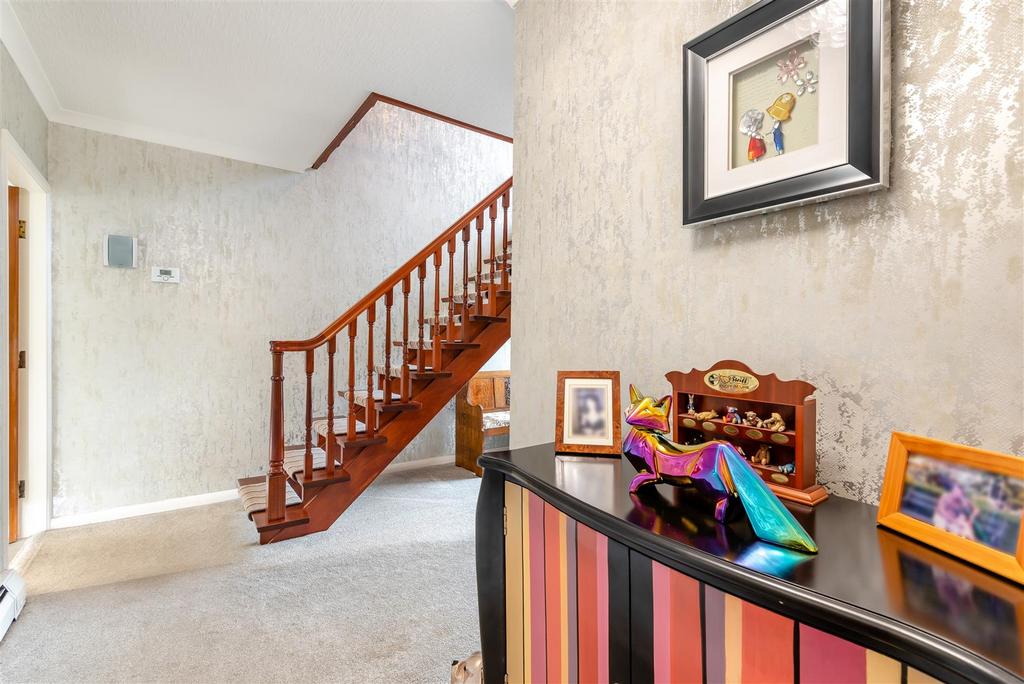 8573874-interior28.jpg