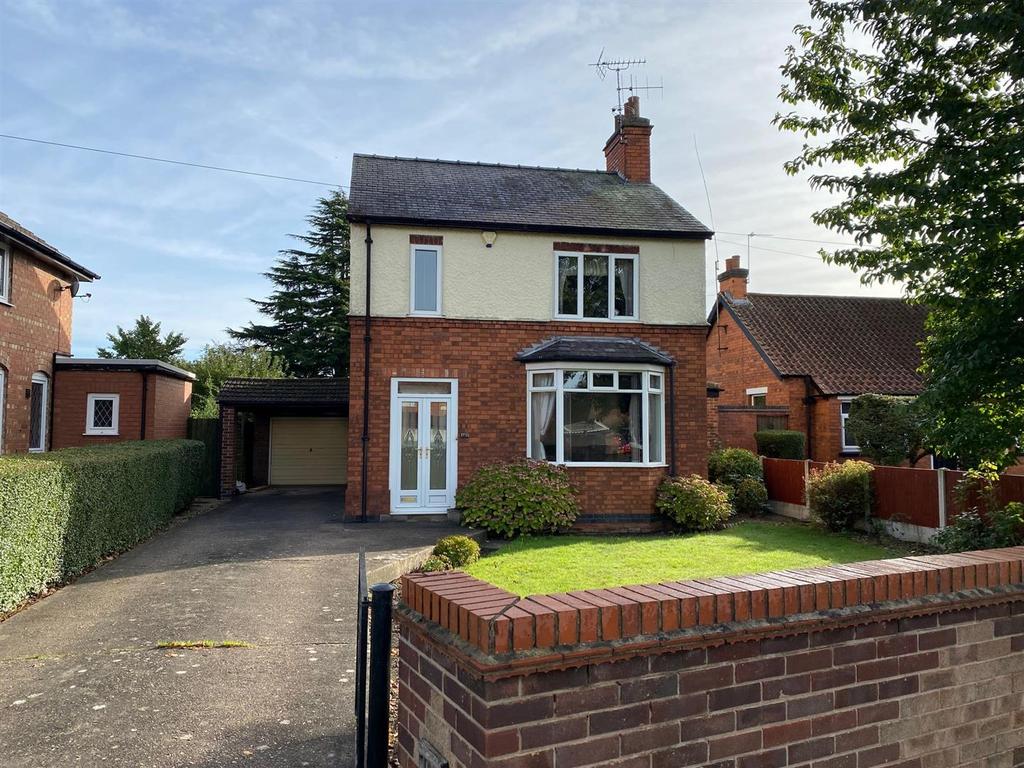 London Road, New Balderton, Newark 3 bed detached house for sale £285,000