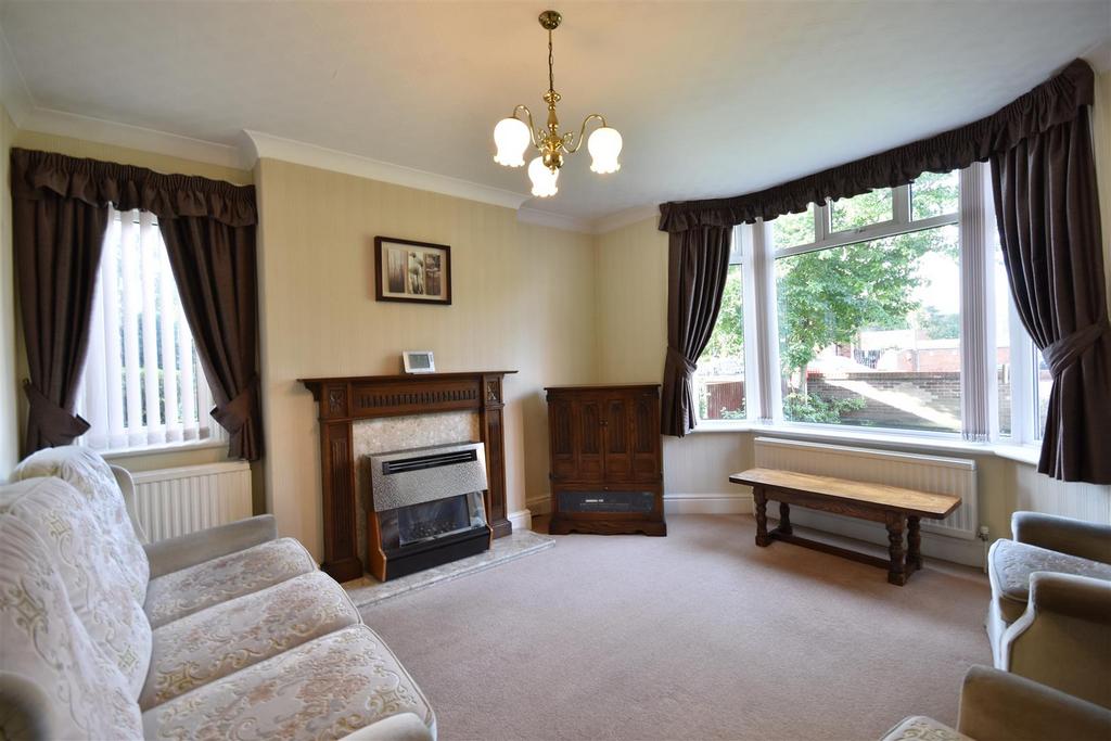 London Road, New Balderton, Newark 3 bed detached house for sale £285,000
