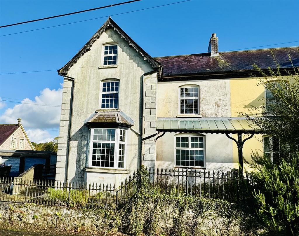 Walters Road, Llangadog 5 bed house for sale £369,500