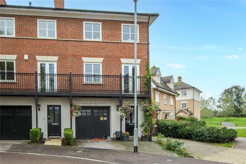 3 bedroom end of terrace house for sale, Mowbray Close, Epping, Essex, CM16