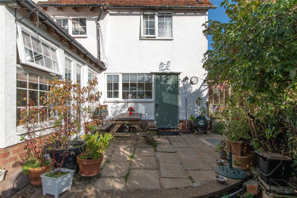 Duton Hill, Dunmow, Essex, CM6 3 bed semidetached house for sale £