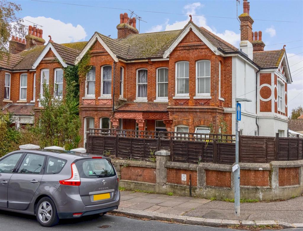 Valencia Road, Worthing 2 bed flat for sale £300,000